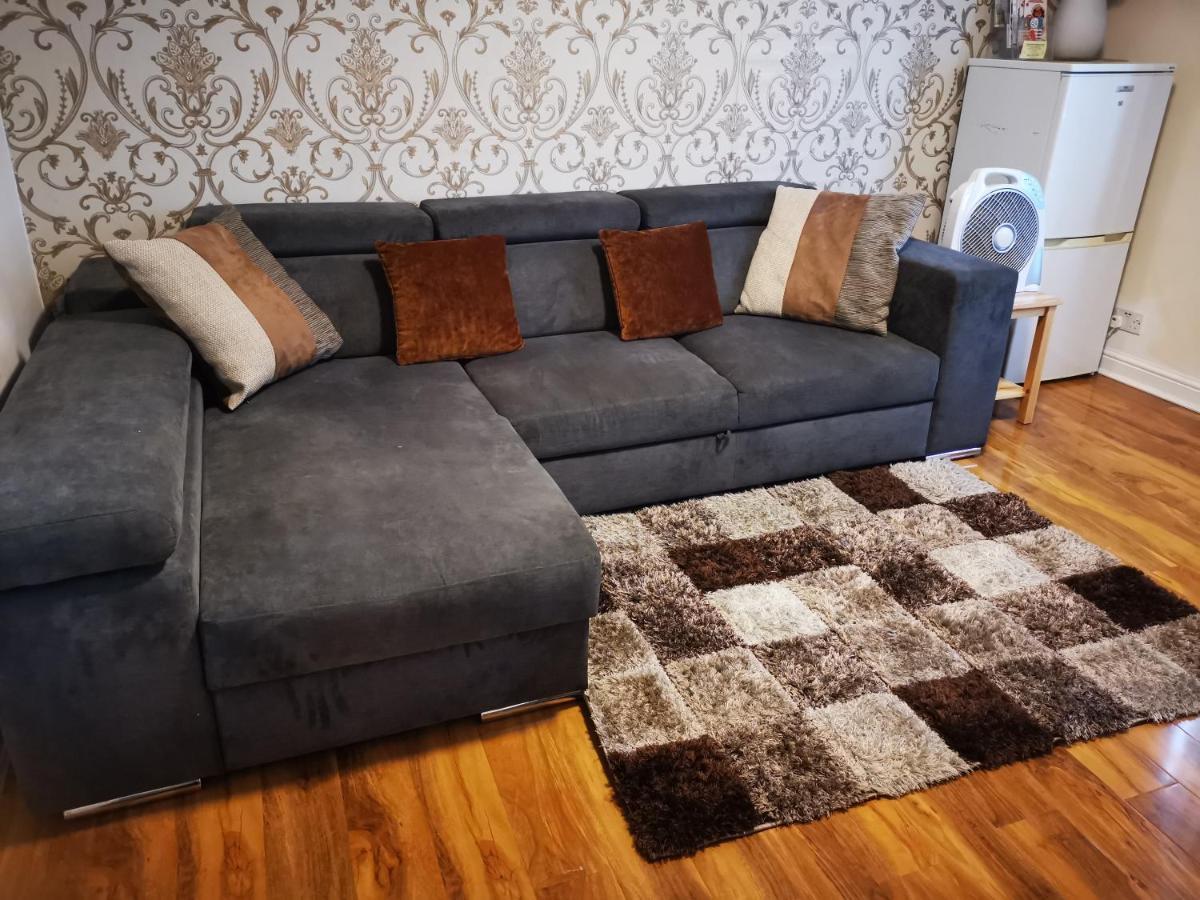 Knutsford House Holidays Манчестър Екстериор снимка