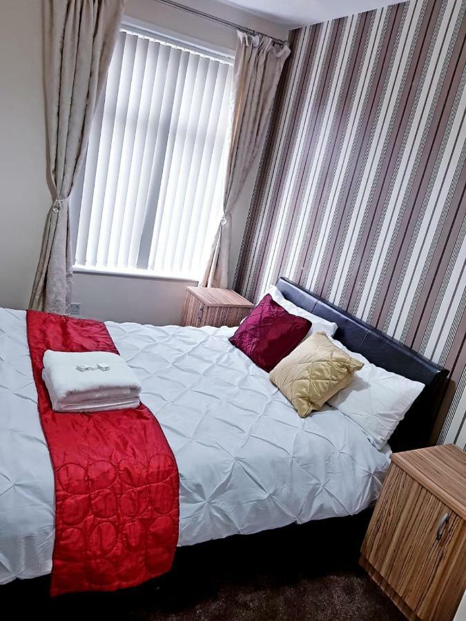 Knutsford House Holidays Манчестър Екстериор снимка