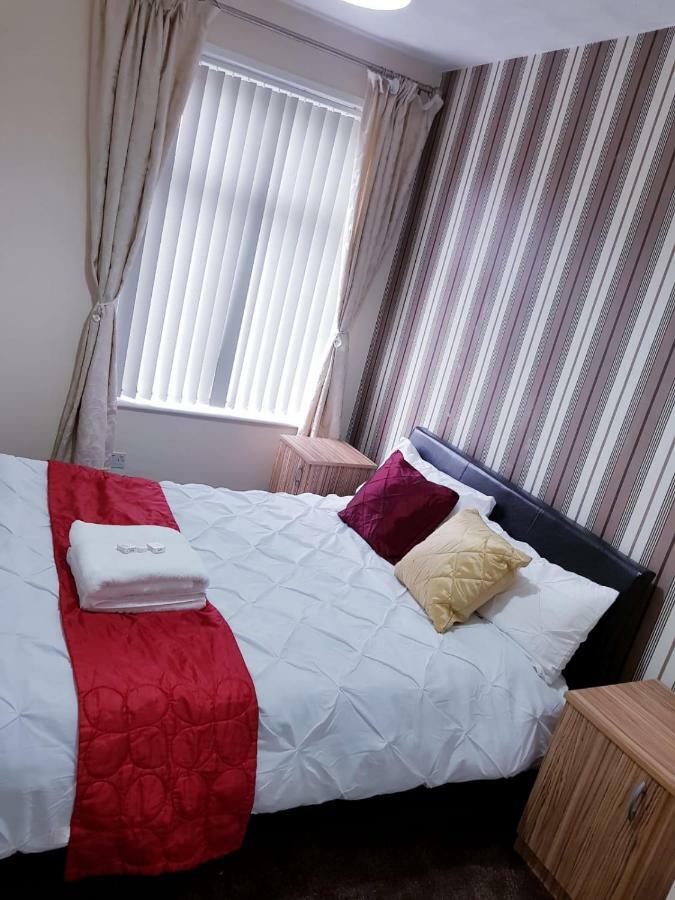 Knutsford House Holidays Манчестър Екстериор снимка