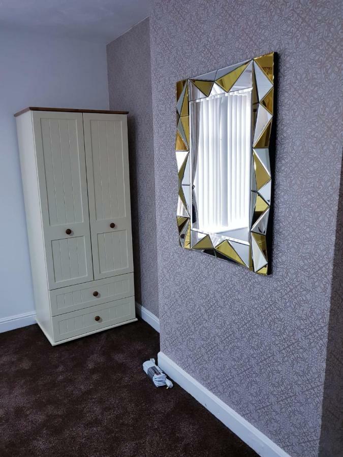 Knutsford House Holidays Манчестър Екстериор снимка