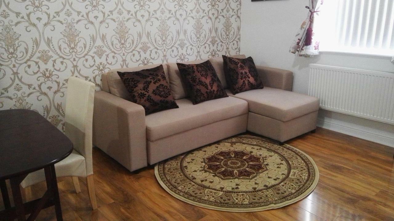 Knutsford House Holidays Манчестър Екстериор снимка