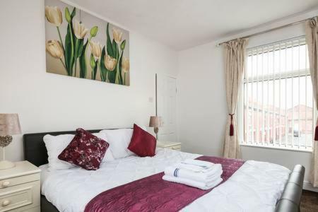 Knutsford House Holidays Манчестър Екстериор снимка